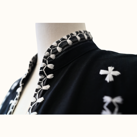 Chinese-collared Kantarines Long Coat with Itneg Embroidery